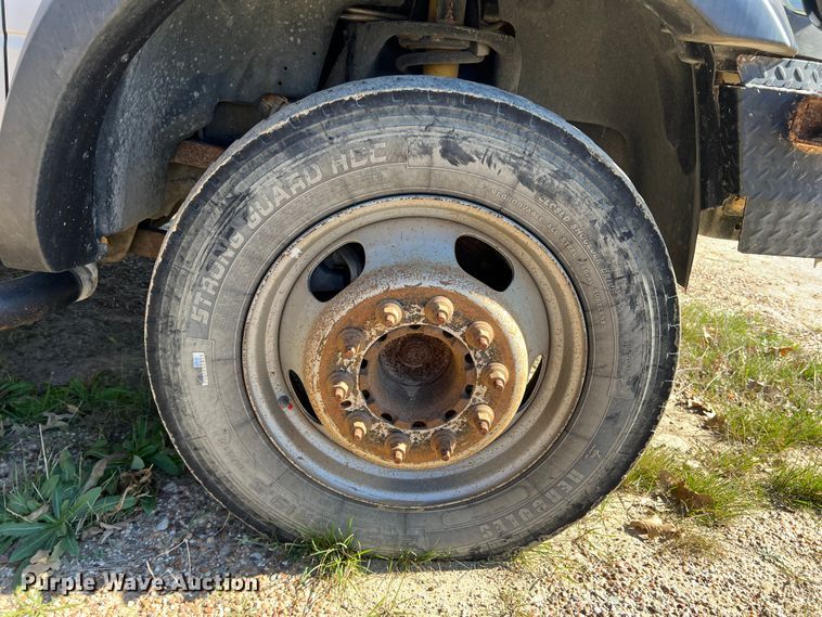 image for item DI8526 2014 Dodge Ram 5500HD  Crew Cab flatbed truck