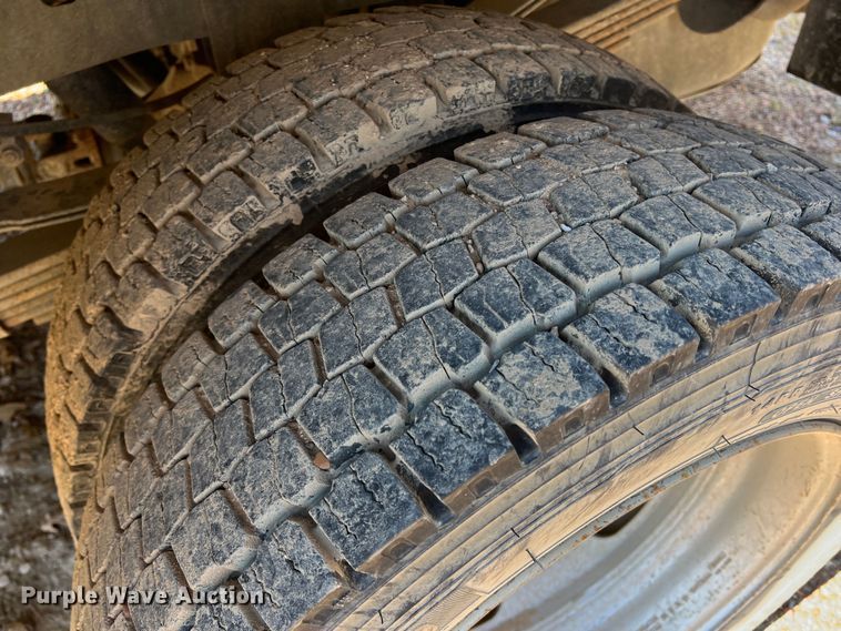 image for item DI8526 2014 Dodge Ram 5500HD  Crew Cab flatbed truck