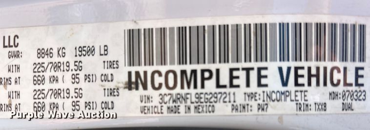 image for item DI8526 2014 Dodge Ram 5500HD  Crew Cab flatbed truck