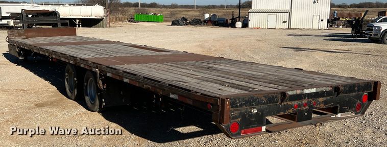 image for item DJ6578 2005 Apache  equipment trailer
