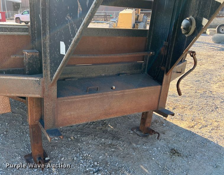 image for item DJ6578 2005 Apache  equipment trailer