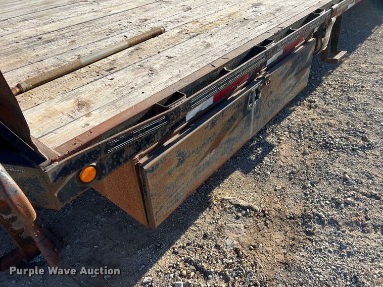 image for item DJ6578 2005 Apache  equipment trailer