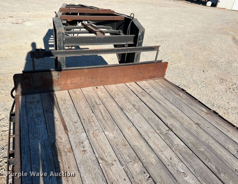 image for item DJ6578 2005 Apache  equipment trailer