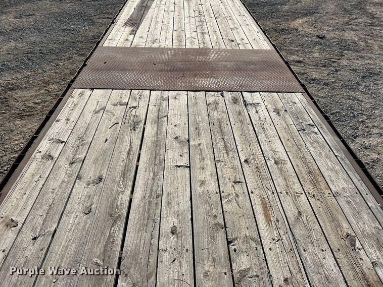 image for item DJ6578 2005 Apache  equipment trailer