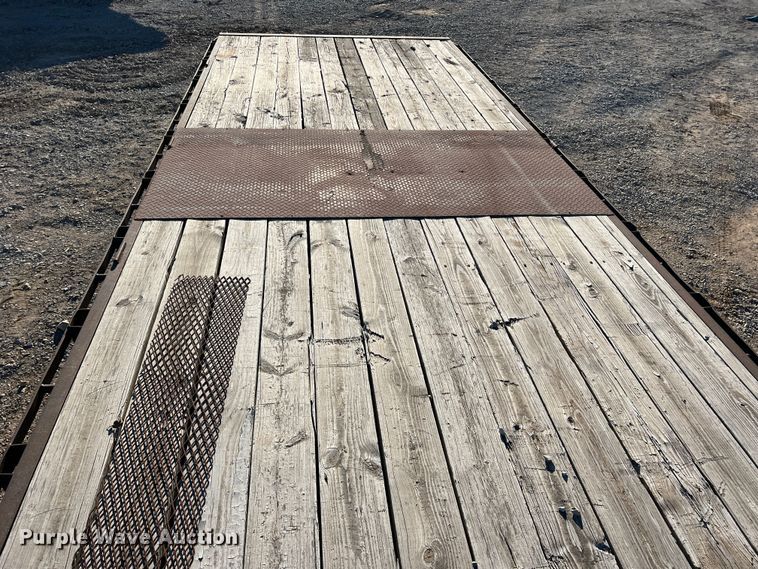 image for item DJ6578 2005 Apache  equipment trailer