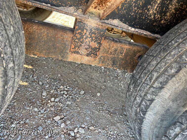 image for item DJ6578 2005 Apache  equipment trailer