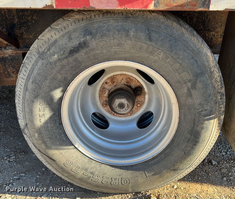 image for item DJ6578 2005 Apache  equipment trailer