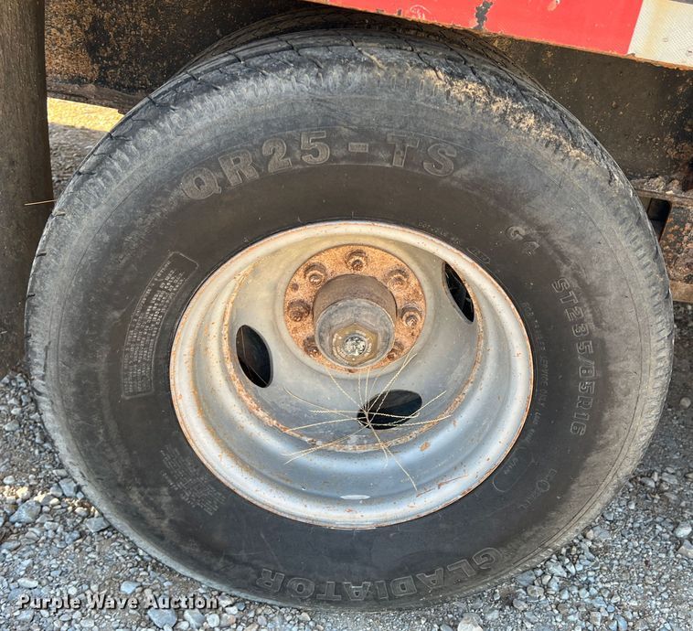 image for item DJ6578 2005 Apache  equipment trailer