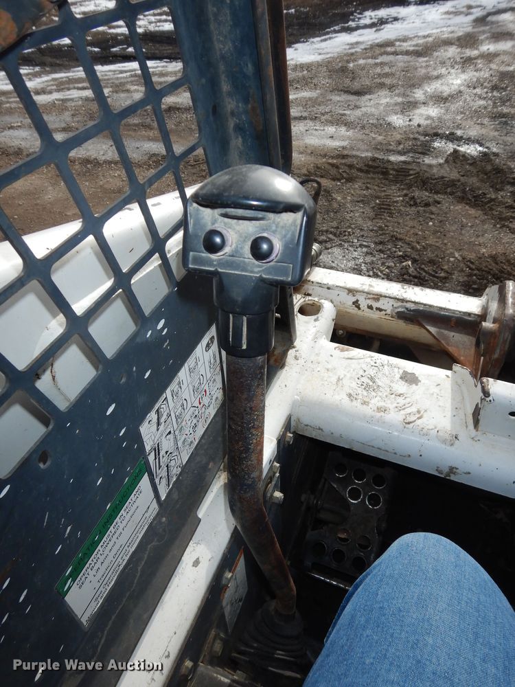 image for item DK7554 1998 Bobcat 863  skid steer loader