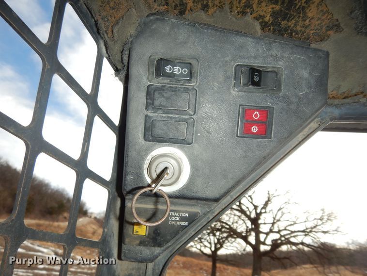 image for item DK7554 1998 Bobcat 863  skid steer loader