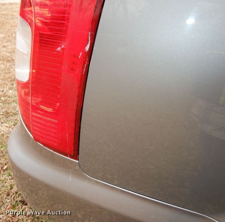 image for item DK7561 2014 Chrysler Town & Country  van