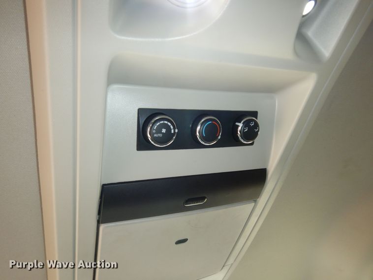 image for item DK7561 2014 Chrysler Town & Country  van