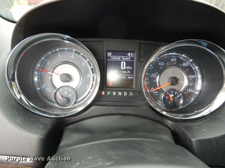 image for item DK7561 2014 Chrysler Town & Country  van