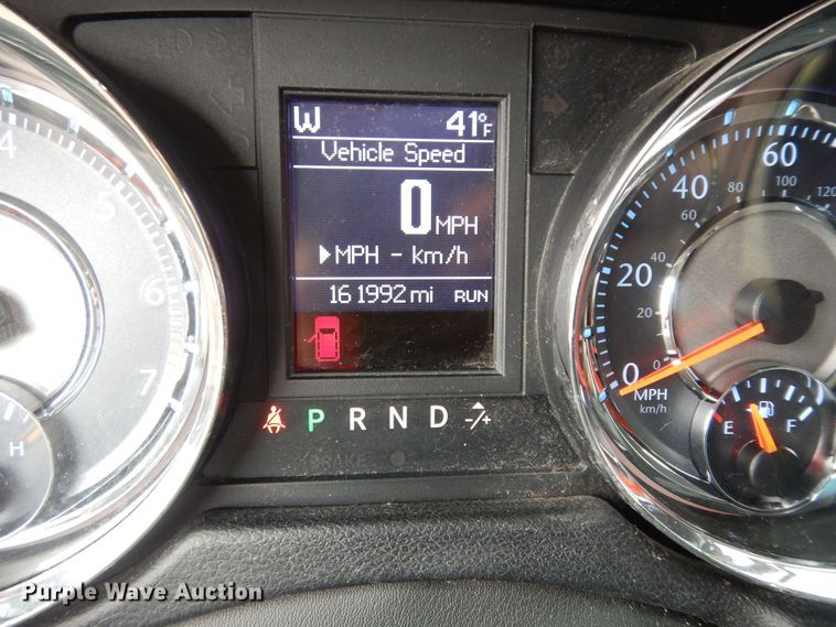 image for item DK7561 2014 Chrysler Town & Country  van