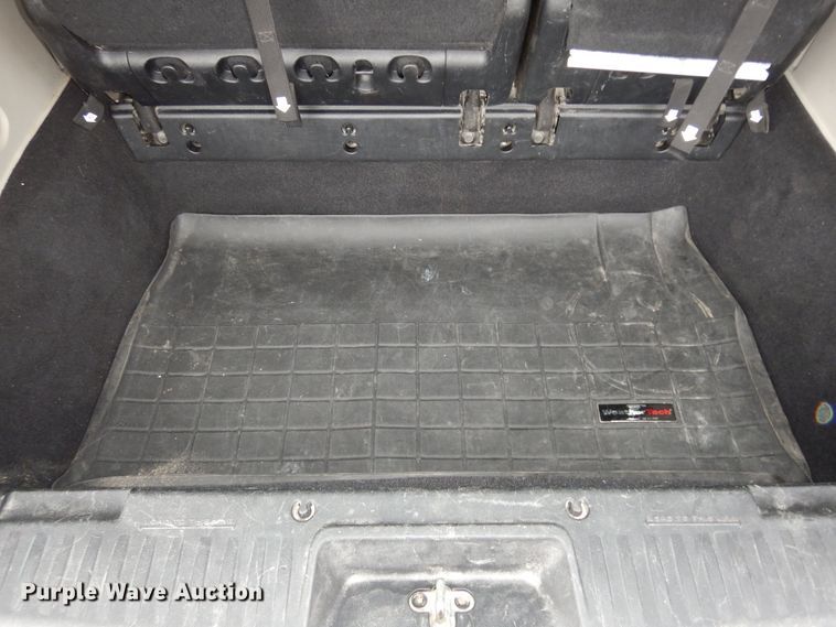 image for item DK7561 2014 Chrysler Town & Country  van