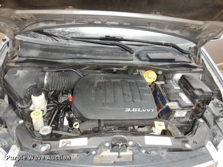 image for item DK7561 2014 Chrysler Town & Country  van