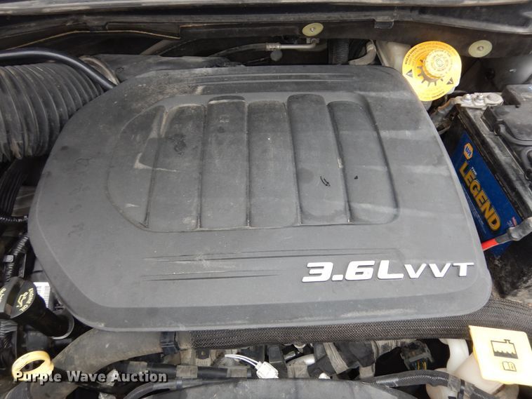 image for item DK7561 2014 Chrysler Town & Country  van