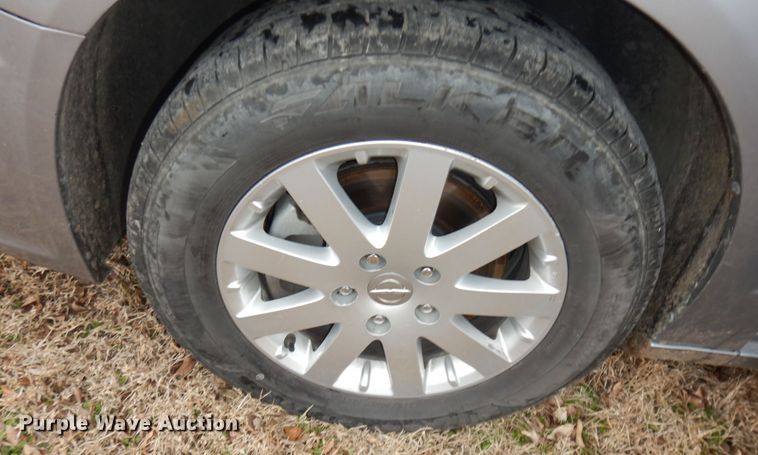 image for item DK7561 2014 Chrysler Town & Country  van