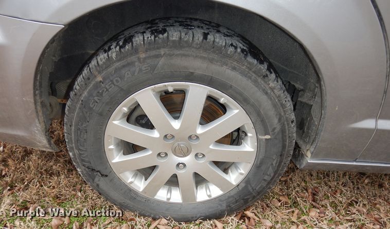 image for item DK7561 2014 Chrysler Town & Country  van