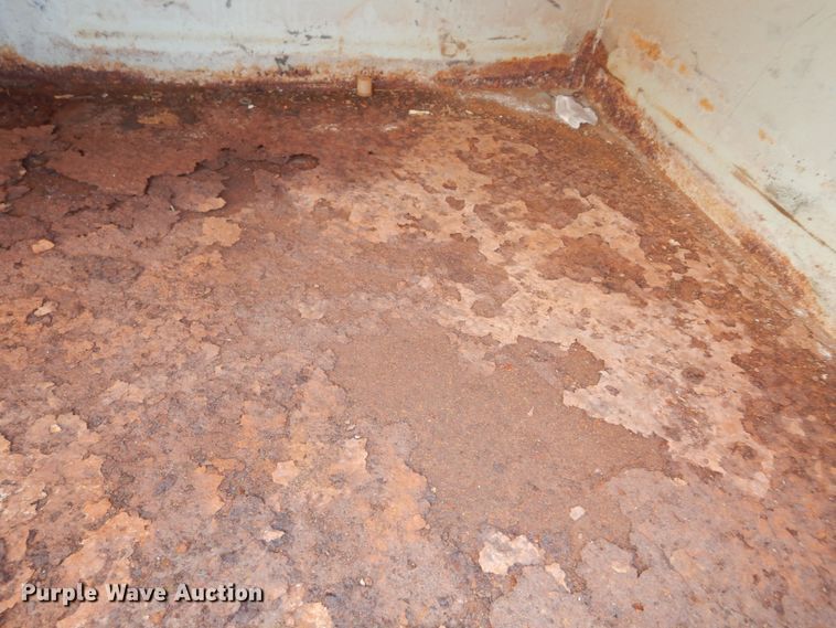 image for item DK7566 2000 GMC Sierra 3500HD  bucket truck