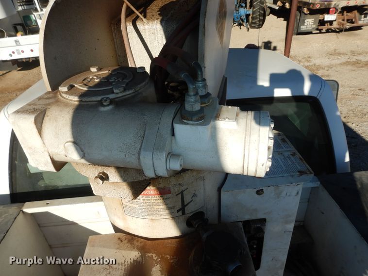 image for item DK7566 2000 GMC Sierra 3500HD  bucket truck