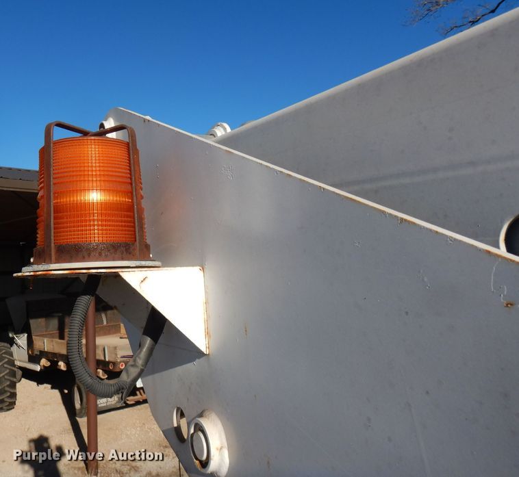 image for item DK7566 2000 GMC Sierra 3500HD  bucket truck