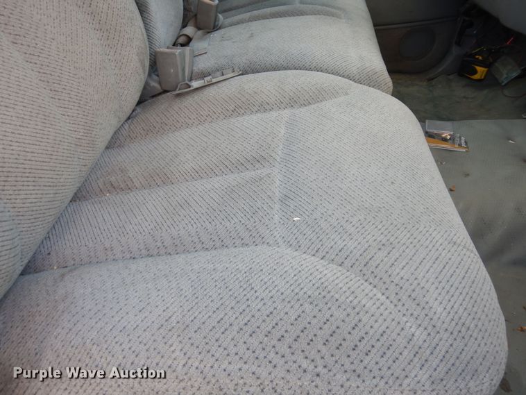 image for item DK7566 2000 GMC Sierra 3500HD  bucket truck