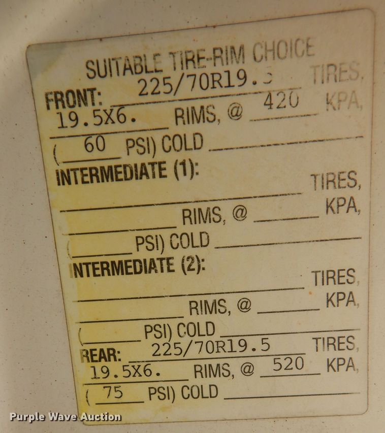 image for item DK7566 2000 GMC Sierra 3500HD  bucket truck