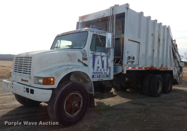 image for item DK7567 1993 International 4954  refuse truck