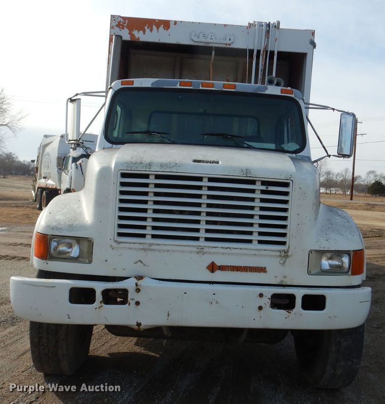 image for item DK7567 1993 International 4954  refuse truck
