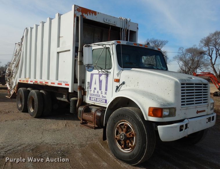 image for item DK7567 1993 International 4954  refuse truck