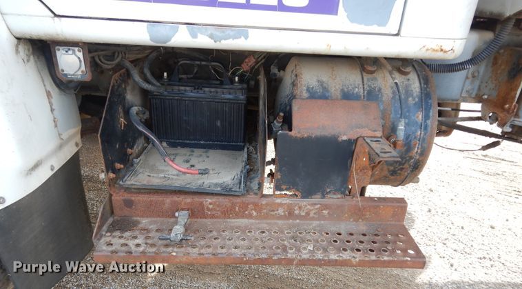 image for item DK7567 1993 International 4954  refuse truck