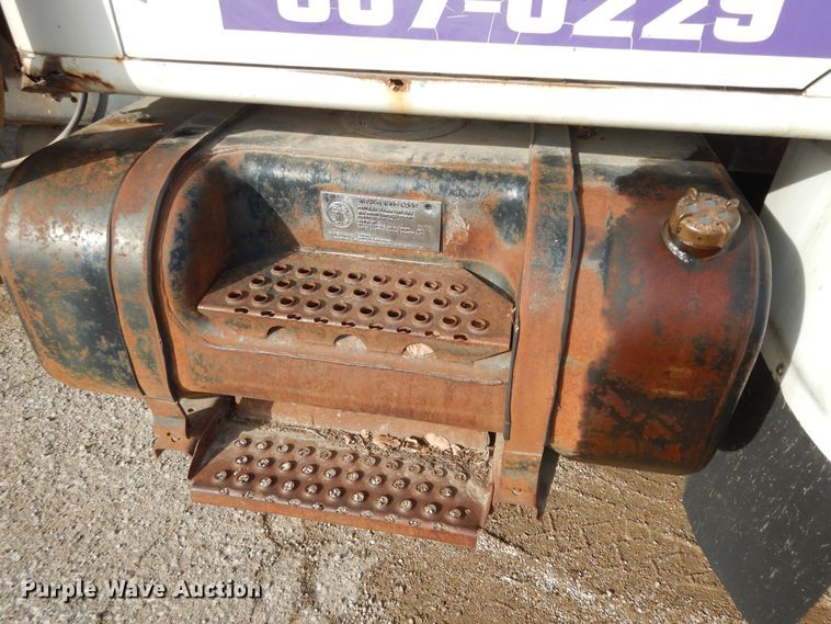 image for item DK7567 1993 International 4954  refuse truck