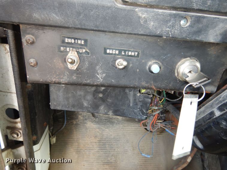 image for item DK7567 1993 International 4954  refuse truck