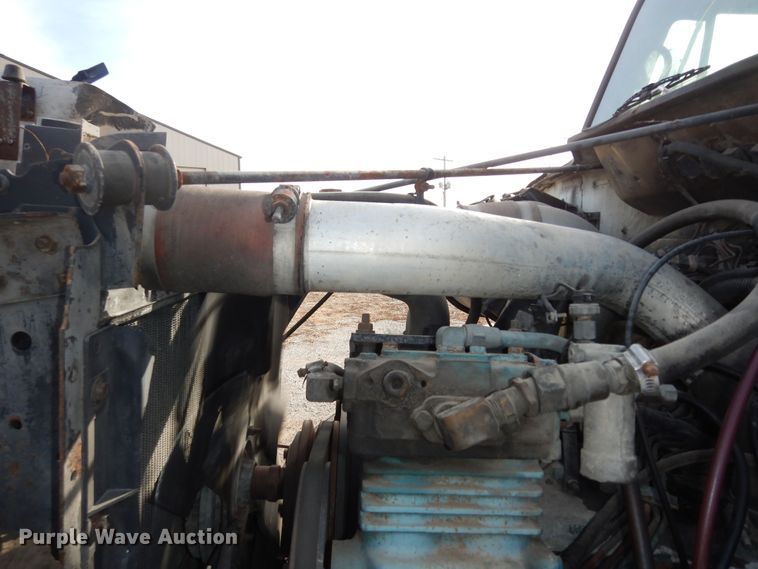 image for item DK7567 1993 International 4954  refuse truck