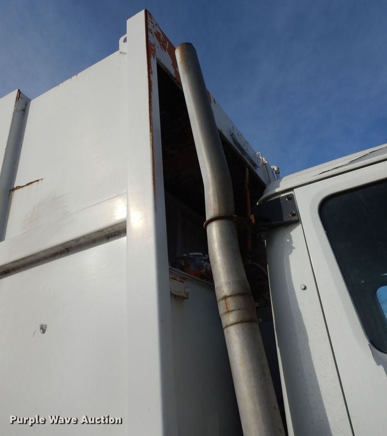 image for item DK7567 1993 International 4954  refuse truck