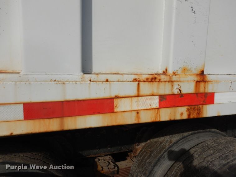 image for item DK7567 1993 International 4954  refuse truck