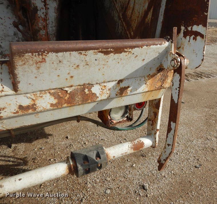 image for item DK7567 1993 International 4954  refuse truck