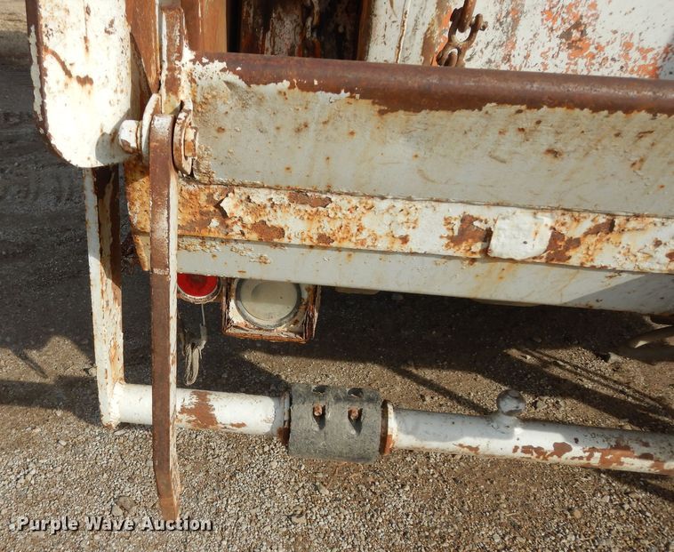 image for item DK7567 1993 International 4954  refuse truck