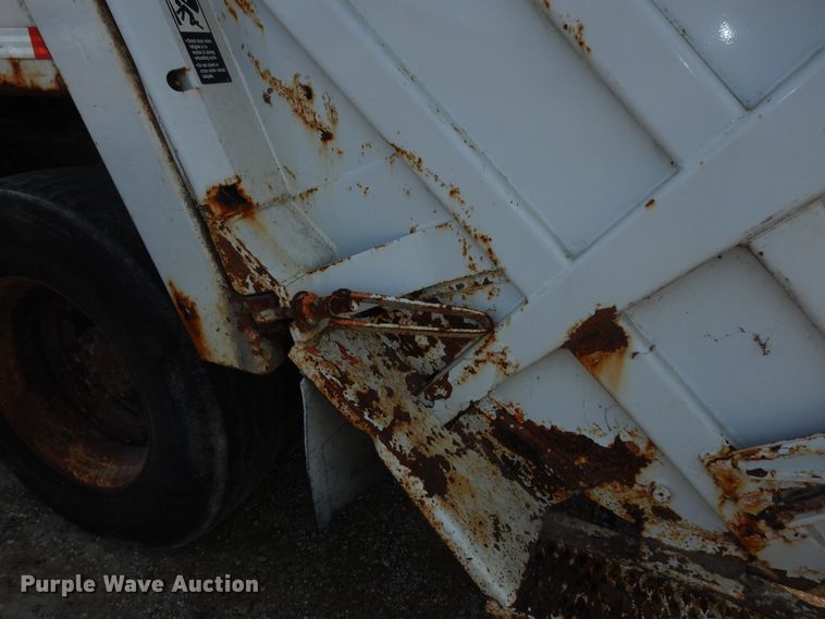 image for item DK7567 1993 International 4954  refuse truck