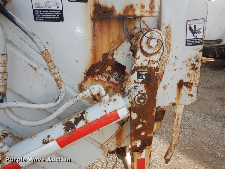 image for item DK7567 1993 International 4954  refuse truck