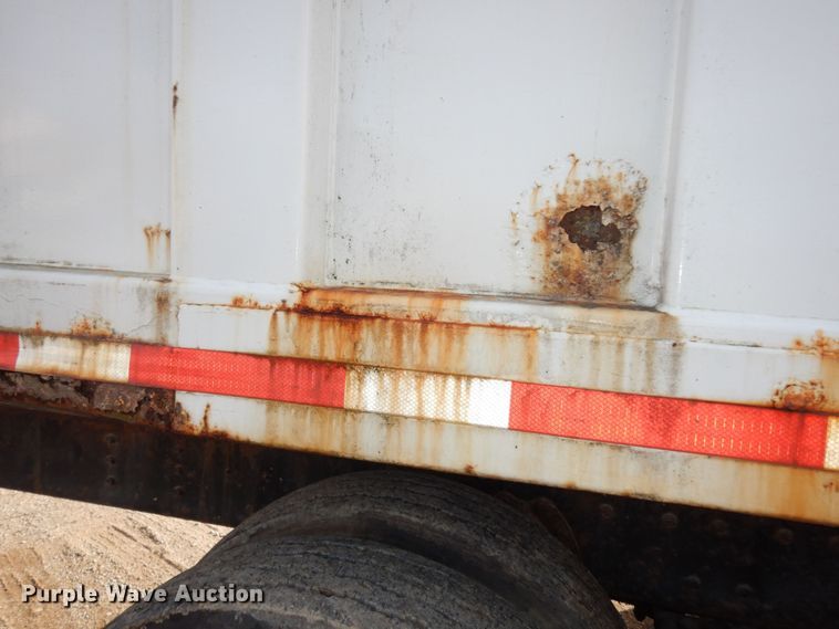 image for item DK7567 1993 International 4954  refuse truck