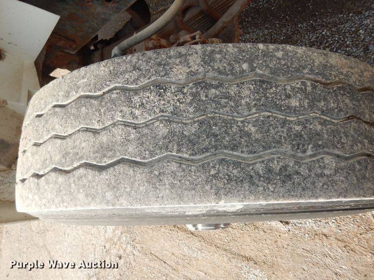 image for item DK7567 1993 International 4954  refuse truck