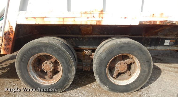 image for item DK7567 1993 International 4954  refuse truck