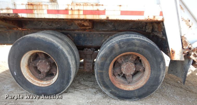 image for item DK7567 1993 International 4954  refuse truck