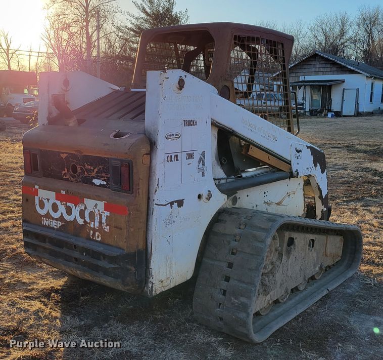 image for item DM8178 2000 Bobcat 864  tracked skid steer loader
