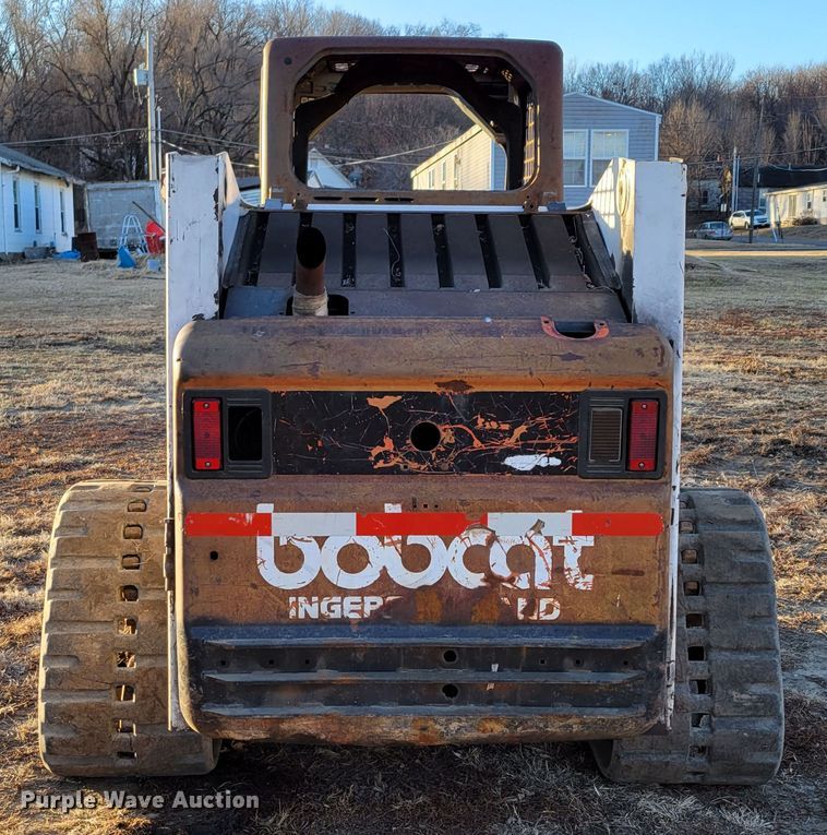 image for item DM8178 2000 Bobcat 864  tracked skid steer loader