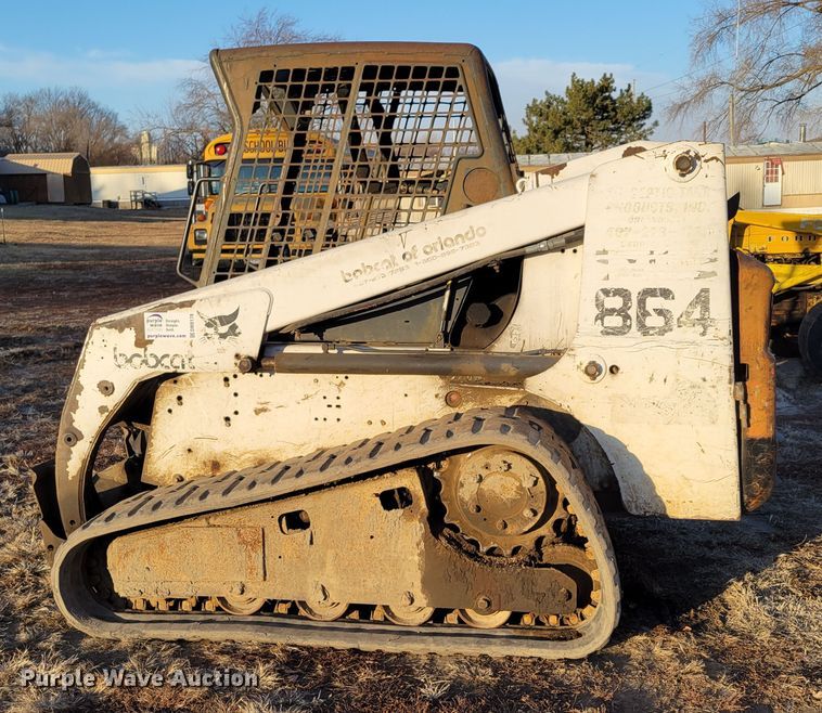 image for item DM8178 2000 Bobcat 864  tracked skid steer loader
