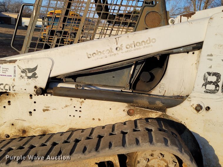 image for item DM8178 2000 Bobcat 864  tracked skid steer loader