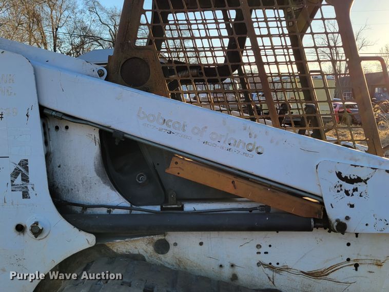 image for item DM8178 2000 Bobcat 864  tracked skid steer loader